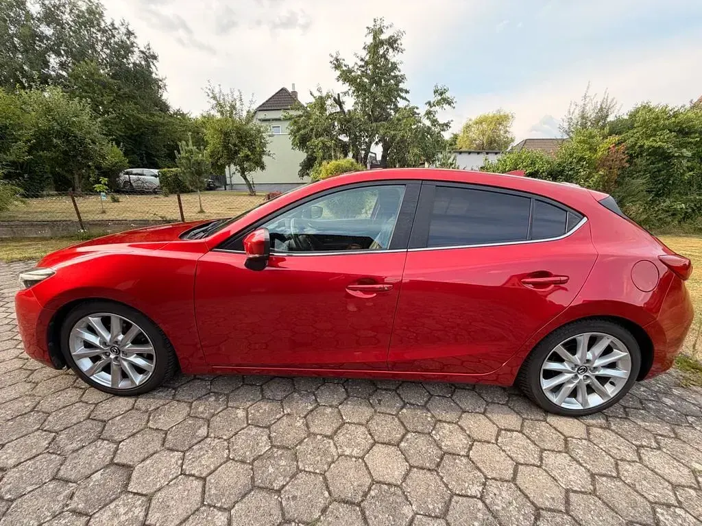 Gebraucht Mazda 3 Sports-Line 165 PS (121 kW) 2017 Rot Limousine