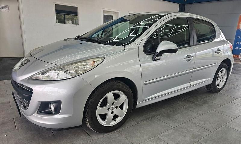 Grau Gebraucht 2012 Peugeot 207 Forever Limousine | 4.080 € (Fairer Preis) - Bild 1/4
