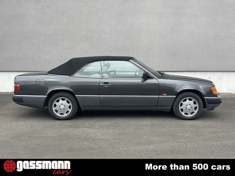 Second-hand Mercedes E320 220 CP (161 kW) 1993 Negru Cabrio