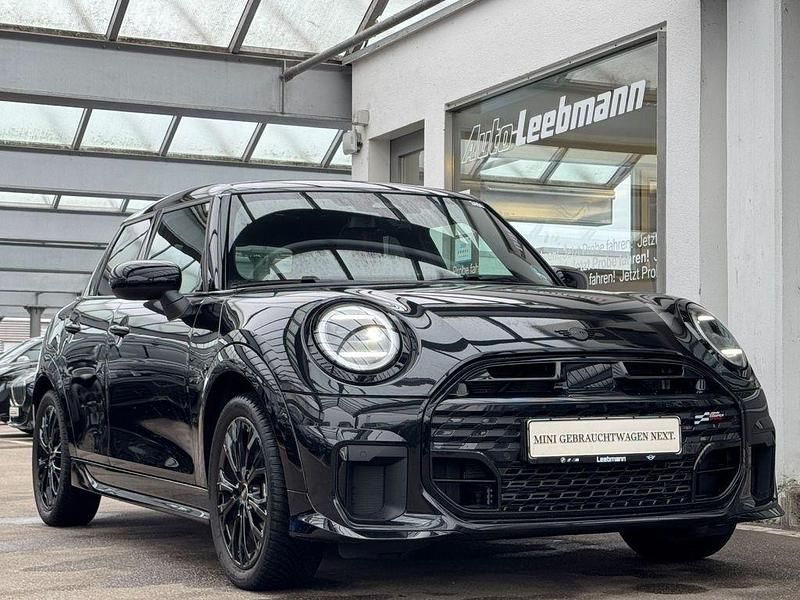 Gebraucht Mini Cooper 156 PS (114 kW) 2024 Midnight black ii (metallic) Kleinwagen