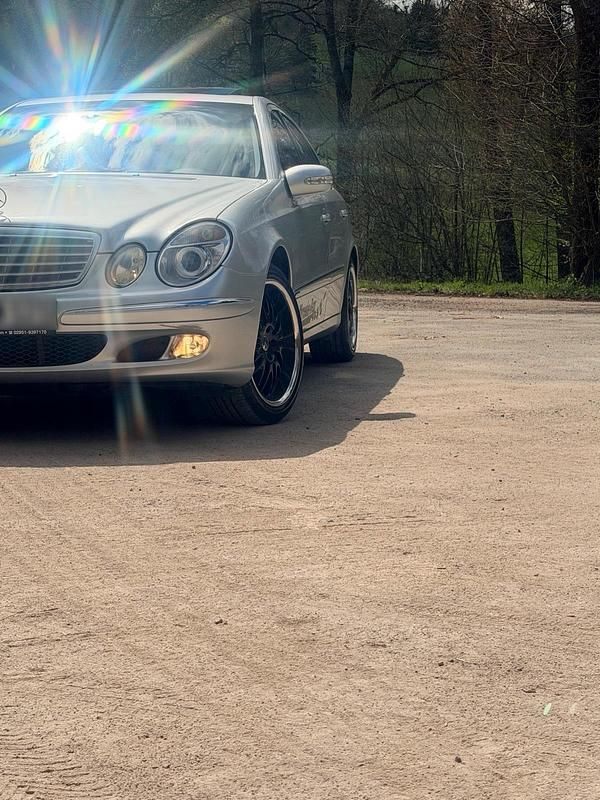 Gebraucht Mercedes E240 177 PS (130 kW) 2002 Grau Limousine
