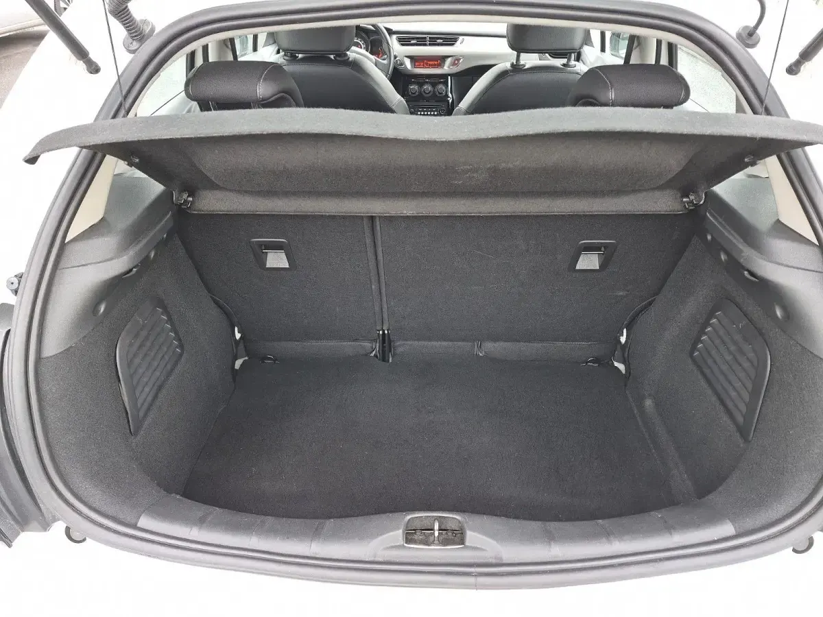 Gebraucht Citroën C3 Attraction 68 PS (50 kW) 2014 Weiß Kleinwagen
