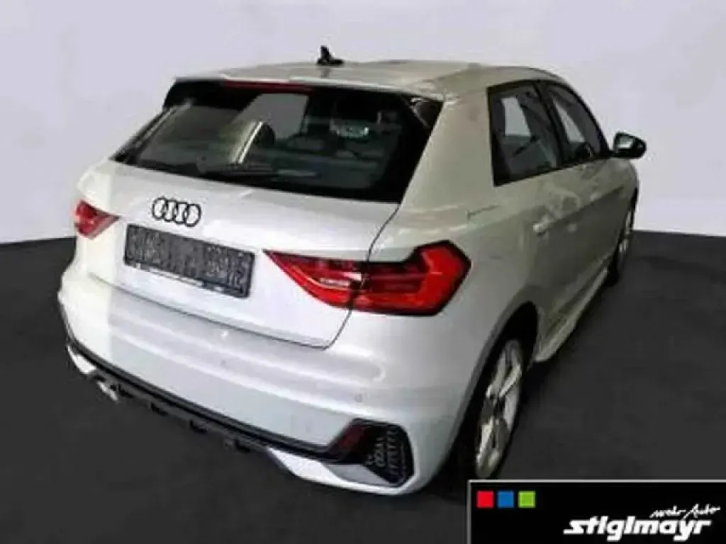 Usata Audi A1 207 CV (152 kW) 2023 Argento SUV