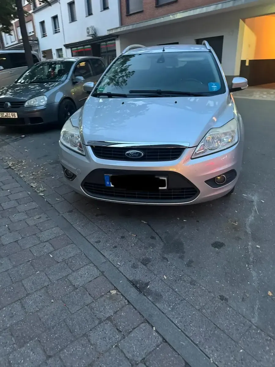 Gebraucht Ford Focus 131 PS (96 kW) 2011 Silber Limousine