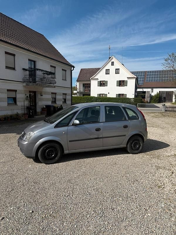 Gebraucht Opel Meriva 105 PS (77 kW) 2004 Silber Van / Kleinbus