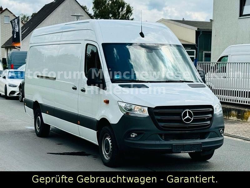 Weiß Gebraucht 2022 Mercedes Sprinter Van | 33.990 € (Guter Preis) - Bild 1/4