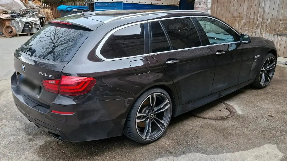 Gebraucht BMW 535 Sport Line 313 PS (230 kW) 2015 Schwarz Kombi