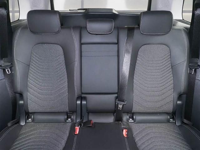 Gebraucht Mercedes GLB180 Progressive 136 PS (100 kW) 2025 Grau SUV