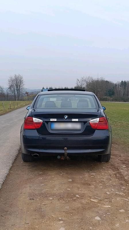 Gebraucht BMW 320 150 PS (110 kW) 2006 Blau Limousine