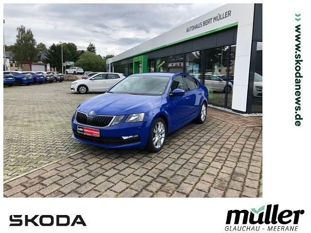 Blau (energyblau) Gebraucht 2018 Skoda Octavia Clever Limousine | 14.750 € (Fairer Preis) - Bild 1/4