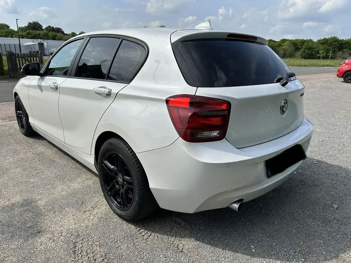 Gebraucht BMW 116 116 PS (85 kW) 2012 Weiß Kleinwagen