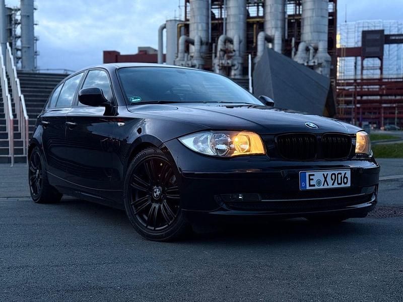 Schwarz Gebraucht 2011 BMW 116 M Performance Kleinwagen | 5.300 € (Fairer Preis) - Bild 1/4