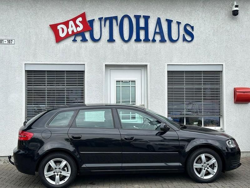 Schwarz Gebraucht 2009 Audi A3 Sportback Attraction Limousine | 7.700 € (Etwas zu teuer) - Bild 1/4
