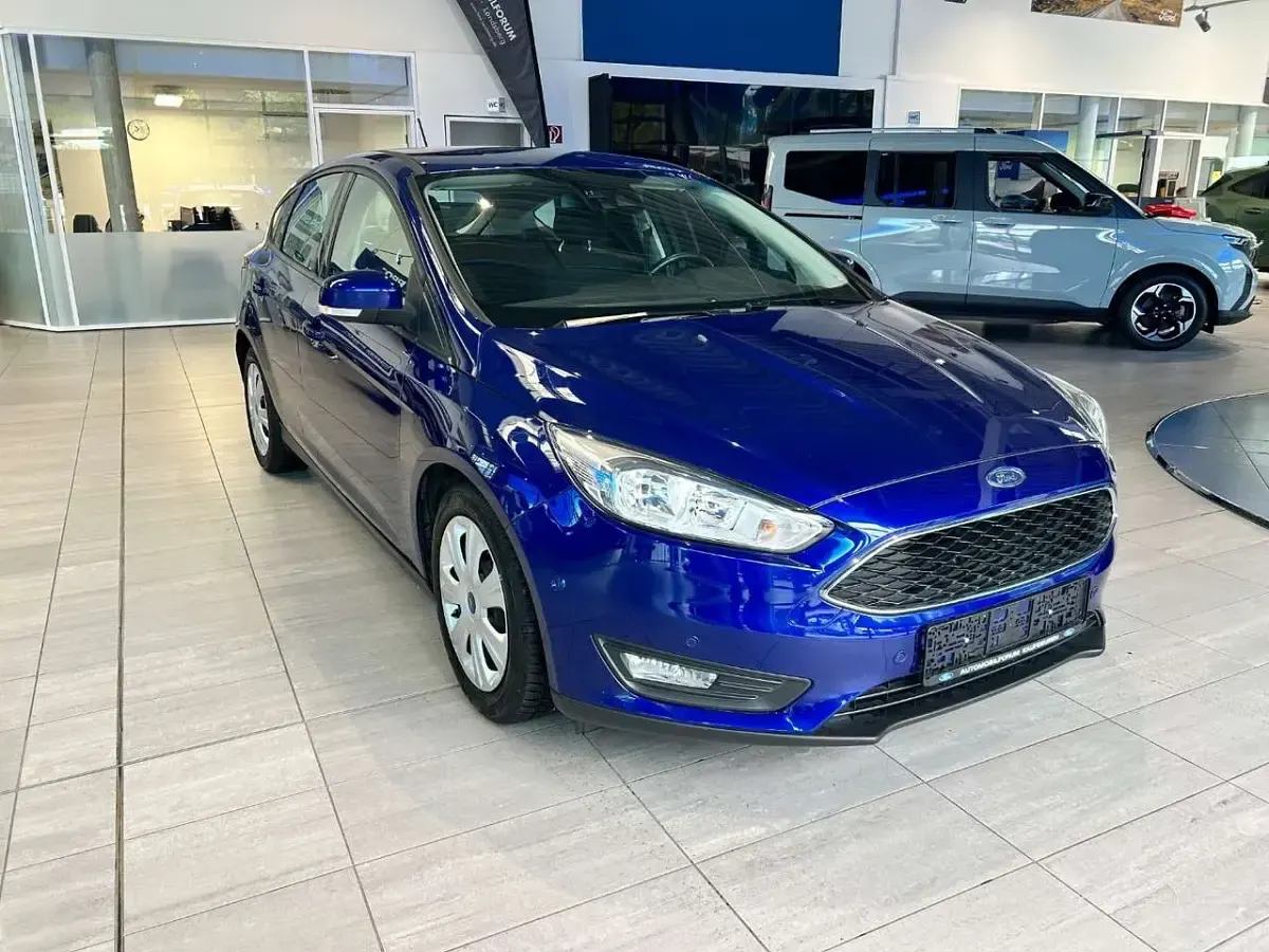 Gebraucht Ford Focus Business Edition 125 PS (91 kW) 2018 Indicblau metallic Limousine