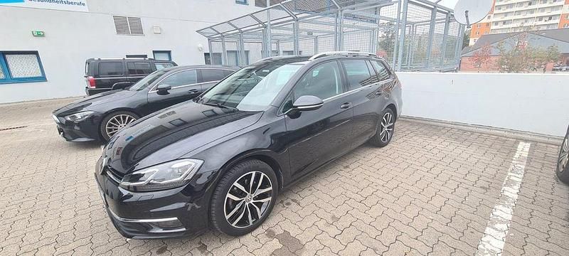 Gebraucht VW Golf VII Highline 150 PS (110 kW) 2018 Schwarz Kombi