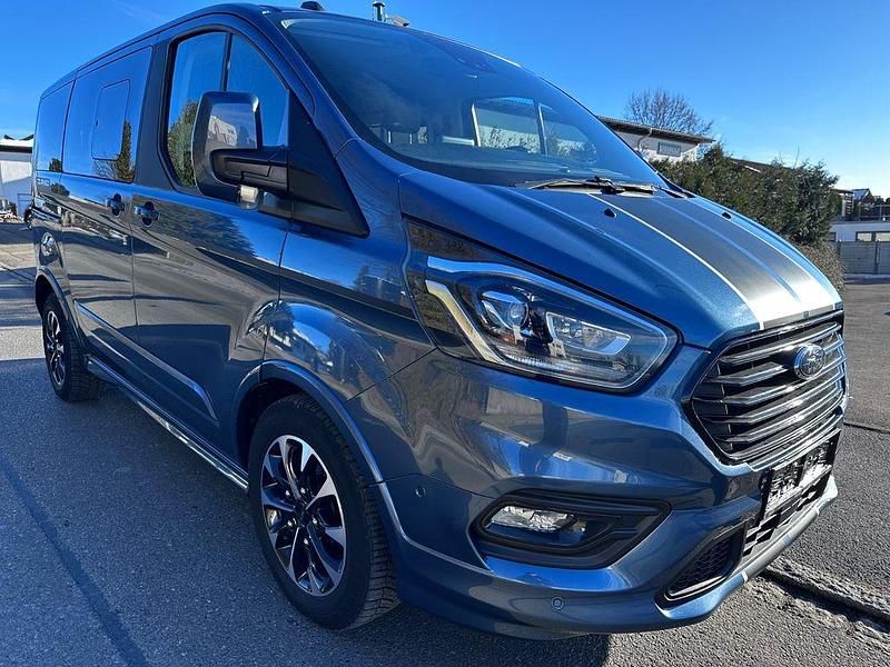 Blau Gebraucht 2020 Ford Tourneo Kombi | 37.900 € (Etwas zu teuer) - Bild 1/4