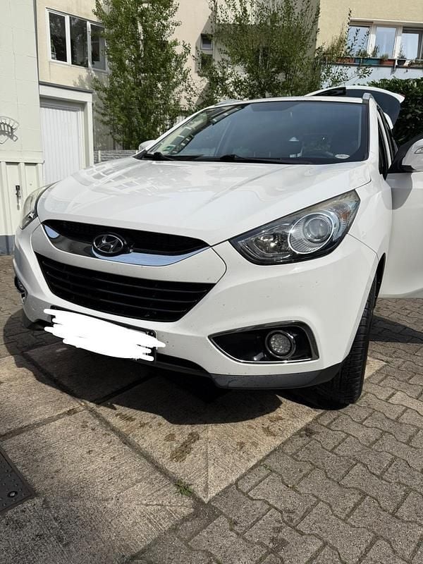 Weiß Gebraucht 2013 Hyundai ix35 SUV | 8.000 € - Bild 1/4