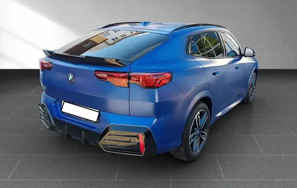 Gebraucht BMW iX2 M Sport 230 kW (313 PS) 2023 Blau SUV