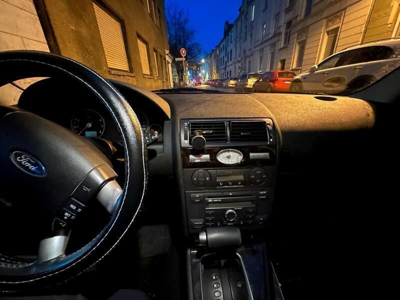 Blau Gebraucht 2004 Ford Mondeo Limousine | 2.500 € (Fairer Preis) - Bild 1/4