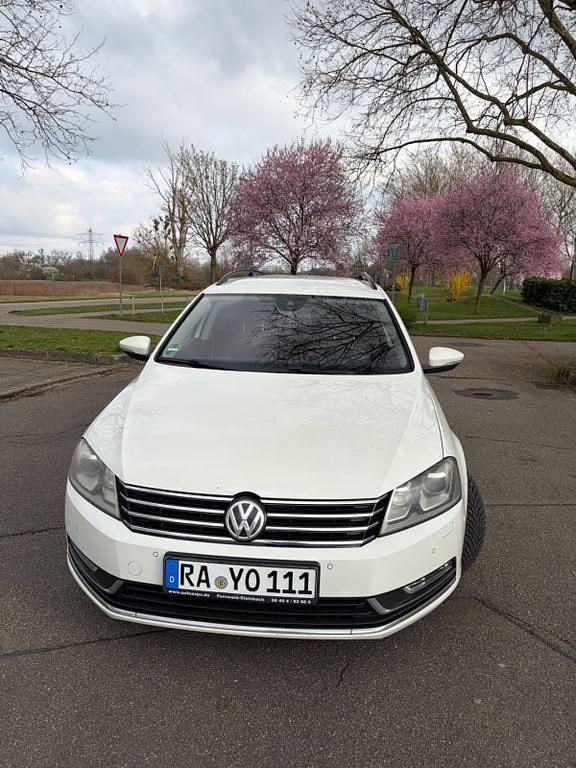 Gebraucht VW Passat Exclusive 177 PS (130 kW) 2013 Weiß Kombi