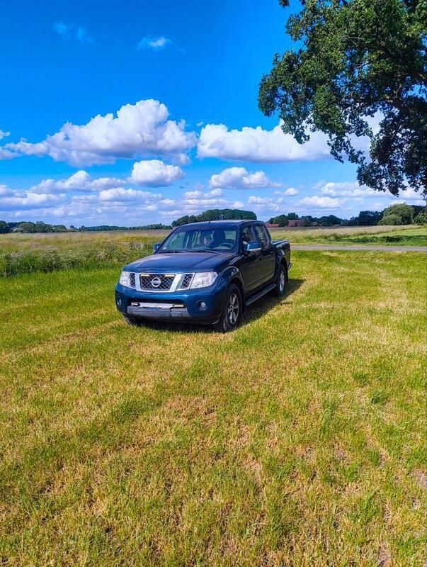Blau Gebraucht 2009 Nissan Navarra SUV | 12.473 € - Bild 1/4