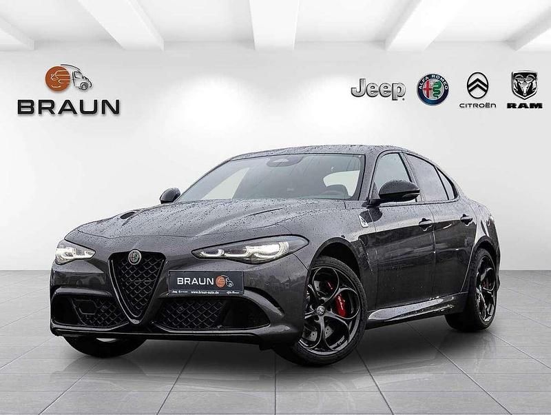 Rosso etna Neu 2025 Alfa Romeo Giulia Quadrifoglio Limousine | 79.850 € - Bild 1/4