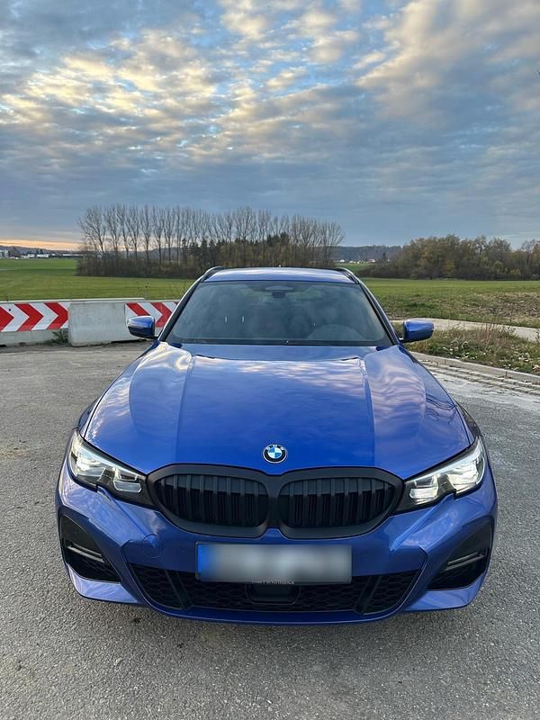 Gebraucht BMW 320 190 PS (139 kW) 2020 Blau Kombi