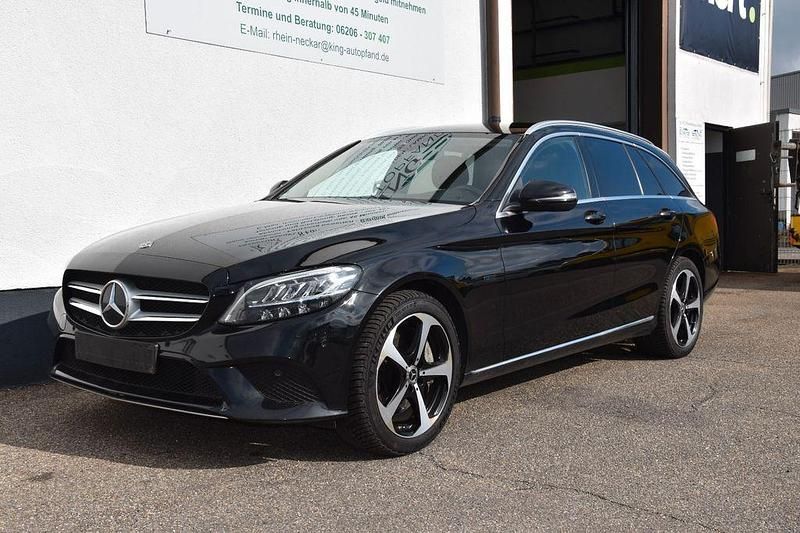 Gebraucht Mercedes C300e 211 PS (155 kW) 2020 Schwarz Limousine