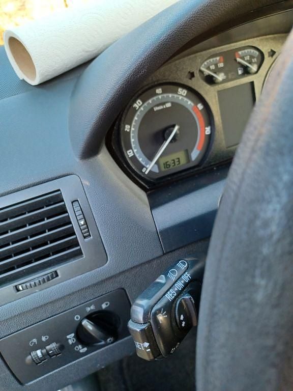 Gebraucht Skoda Fabia Style 54 PS (39 kW) 2007 Silber Limousine