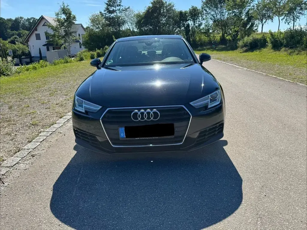 Gebraucht Audi A4 Ambiente 150 PS (110 kW) 2018 Schwarz Limousine