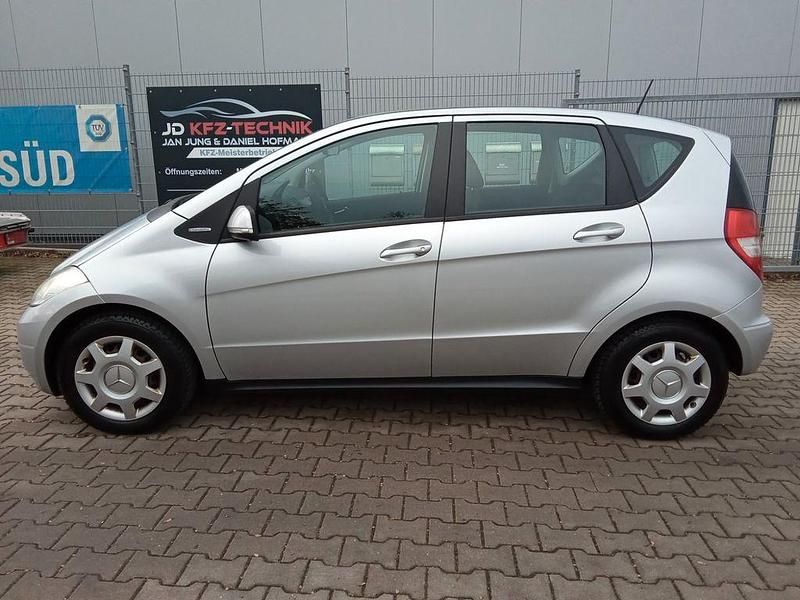 Gebraucht Mercedes A160 Elegance 95 PS (69 kW) 2010 Silber Limousine