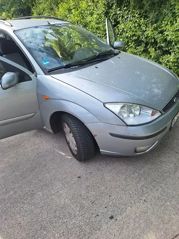 Used Ford Focus Ghia 101 HP (74 kW) 2004 Silver Sedan