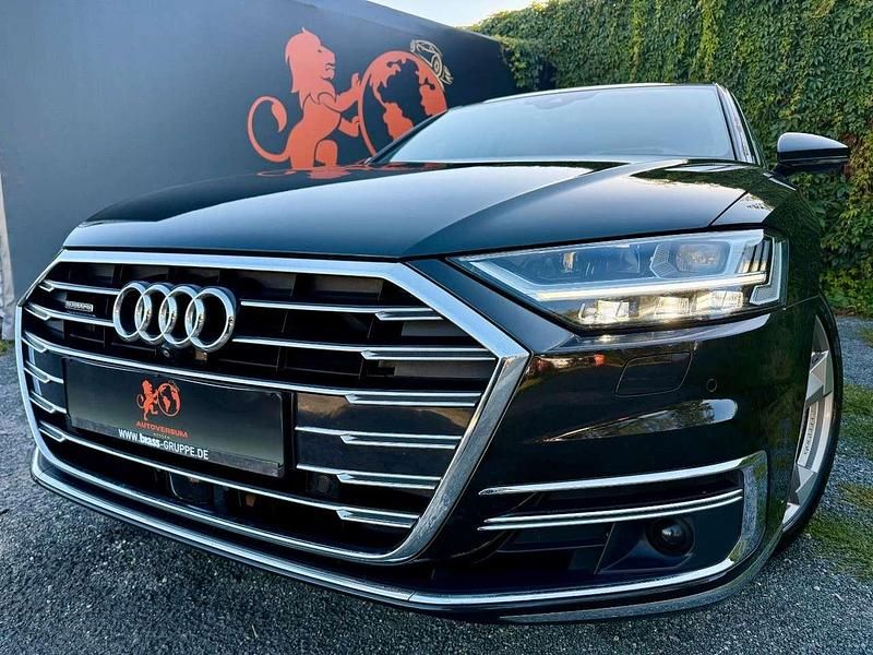 Vesuvgrau Gebraucht 2017 Audi A8 Limousine | 47.490 € (Teuer) - Bild 1/4