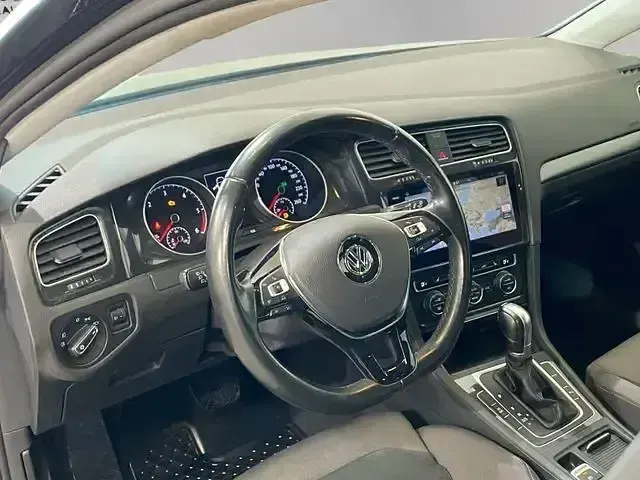 Gebraucht VW Golf VII Comfortline 150 PS (110 kW) 2018 Schwarz Kombi