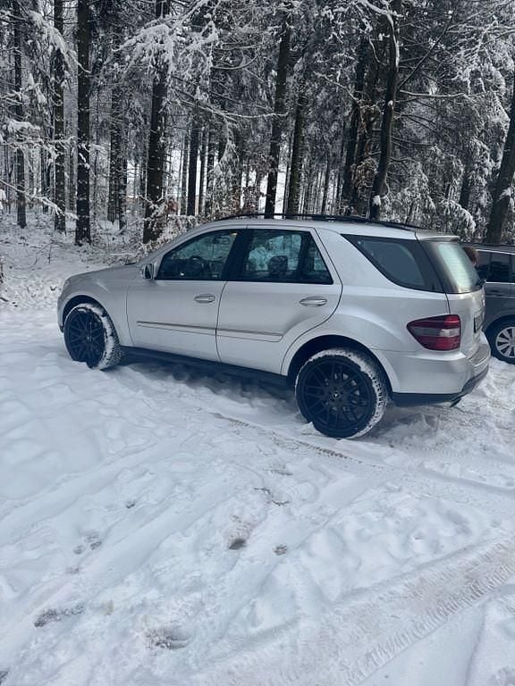 Silber Gebraucht 2009 Mercedes ML350 SUV | 10.500 € (Fairer Preis) - Bild 1/4