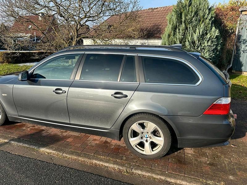 Gebraucht BMW 525 197 PS (144 kW) 2009 Grau Kombi
