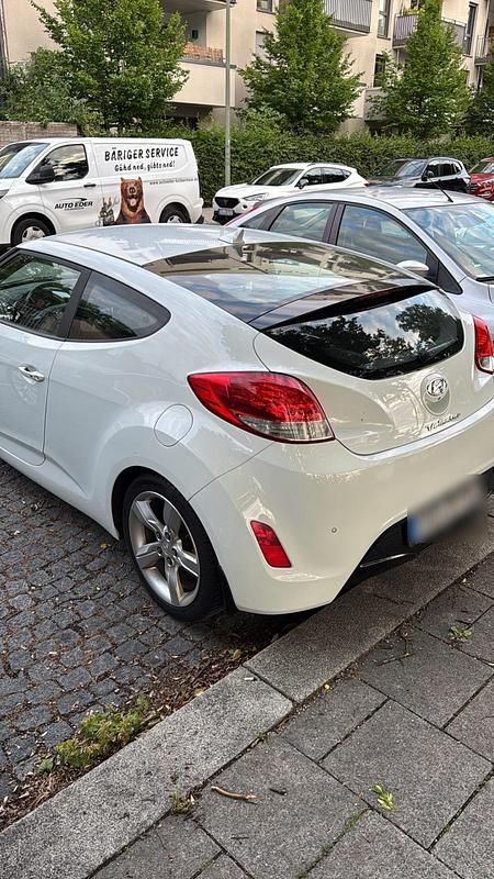 Gebraucht Hyundai Veloster 140 PS (102 kW) 2011 Weiß Kleinwagen
