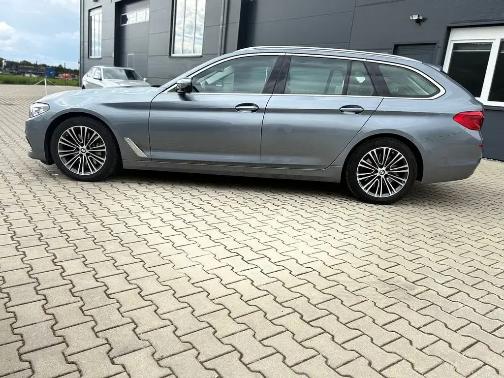 Gebraucht BMW 530 Sport Line 265 PS (194 kW) 2019 Blau Kombi
