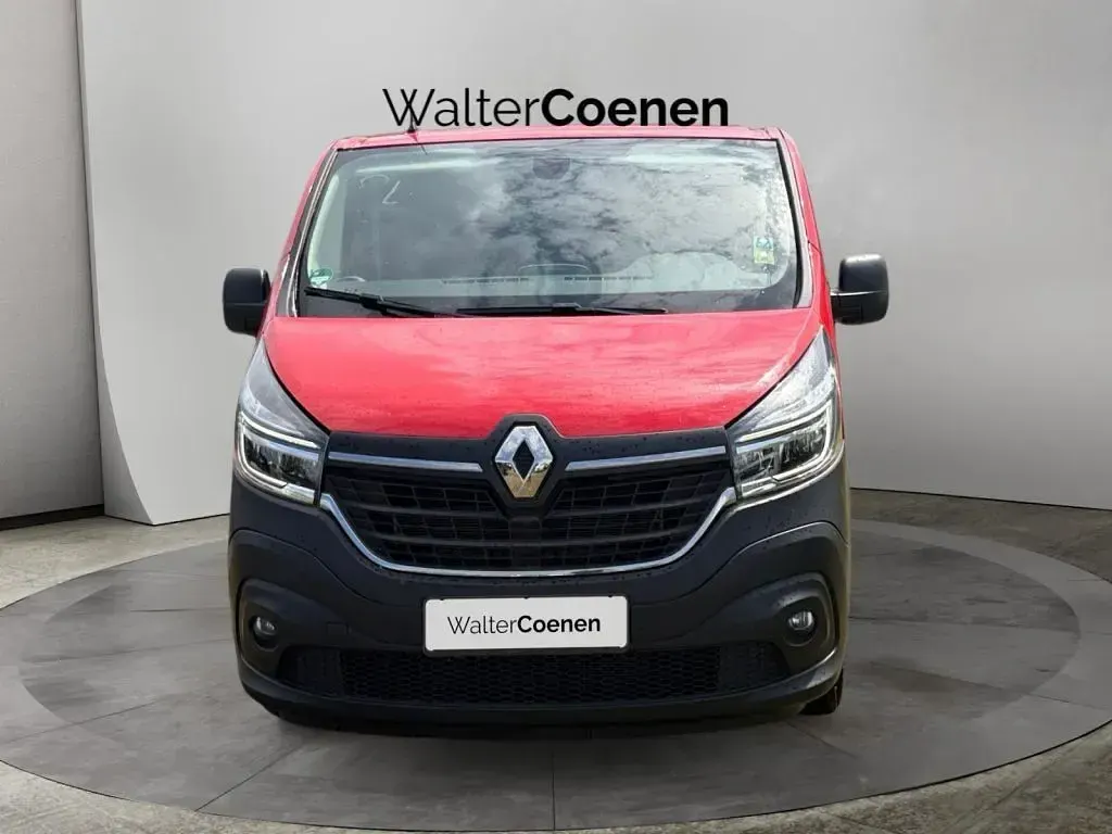 Gebraucht Renault Trafic Komfort 145 PS (106 kW) 2021 Rot Van / Kleinbus