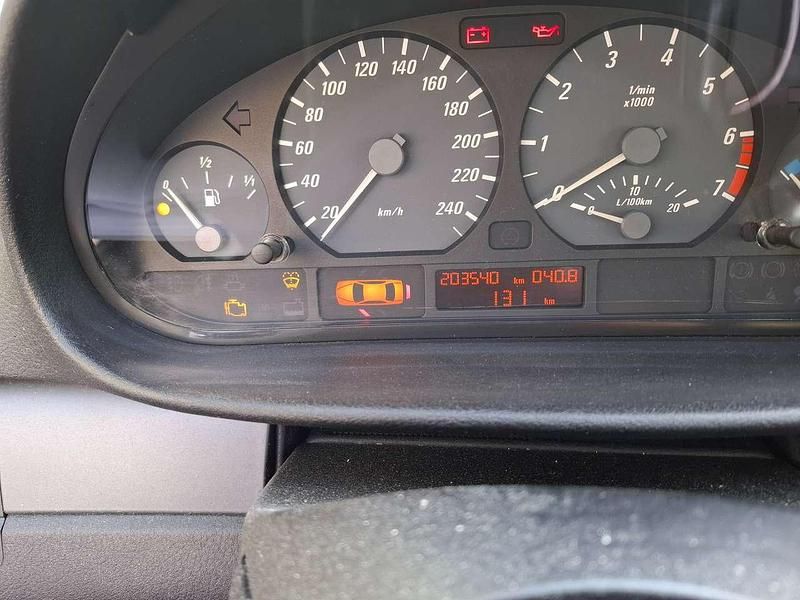 Schwarz Gebraucht 2000 BMW 318 Coupé | 5.500 € - Bild 1/4