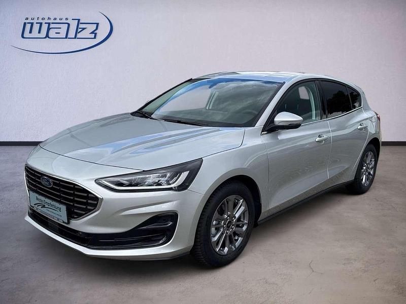 Gebraucht Ford Focus Titanium 125 PS (91 kW) 2025 Polarsilber Limousine