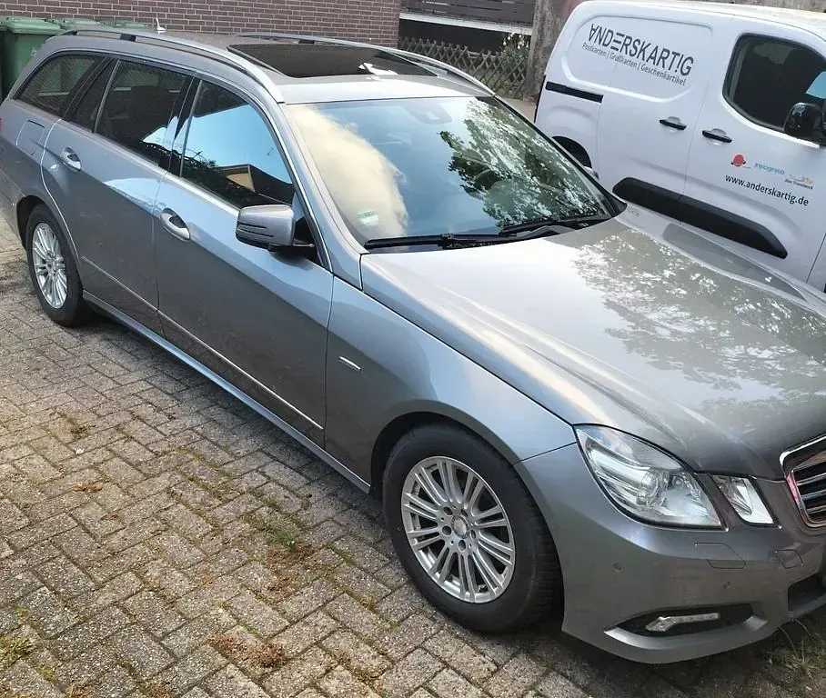 Gebraucht Mercedes E250 204 PS (150 kW) 2010 Silber Limousine