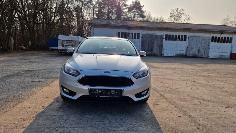 Gebraucht Ford Focus Cool & Connect 125 PS (91 kW) 2017 Silber Kombi