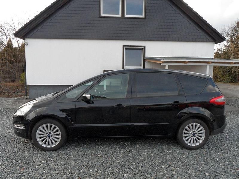 Gebraucht Ford S-MAX Business Edition 160 PS (117 kW) 2015 Schwarz Van / Kleinbus