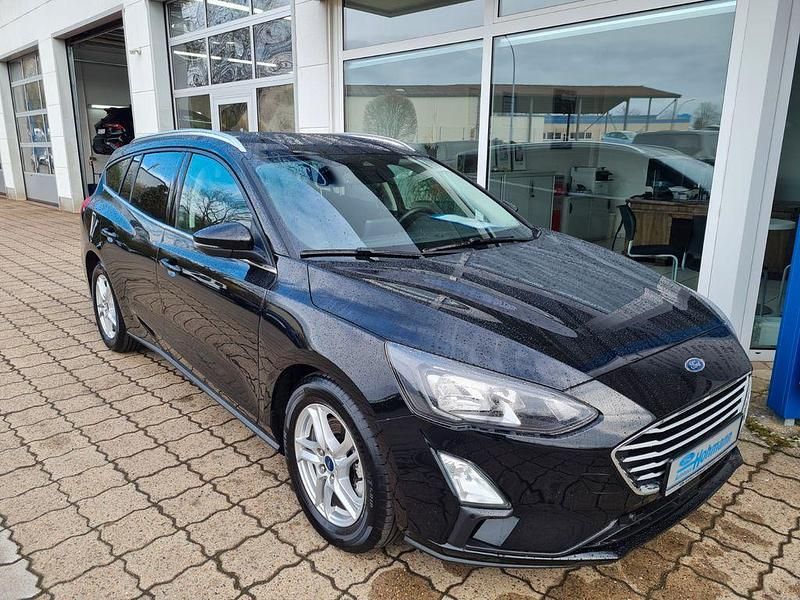 Gebraucht Ford Focus Cool & Connect 125 PS (91 kW) 2022 Schwarz Limousine