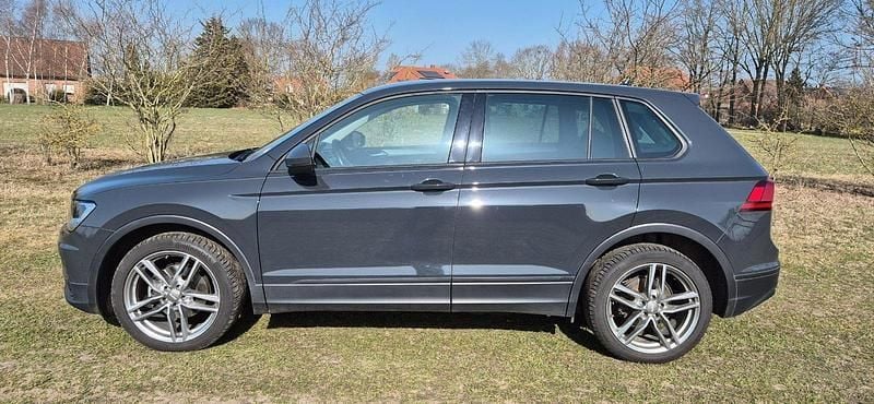 Gebraucht VW Tiguan 150 PS (110 kW) 2017 Grau SUV