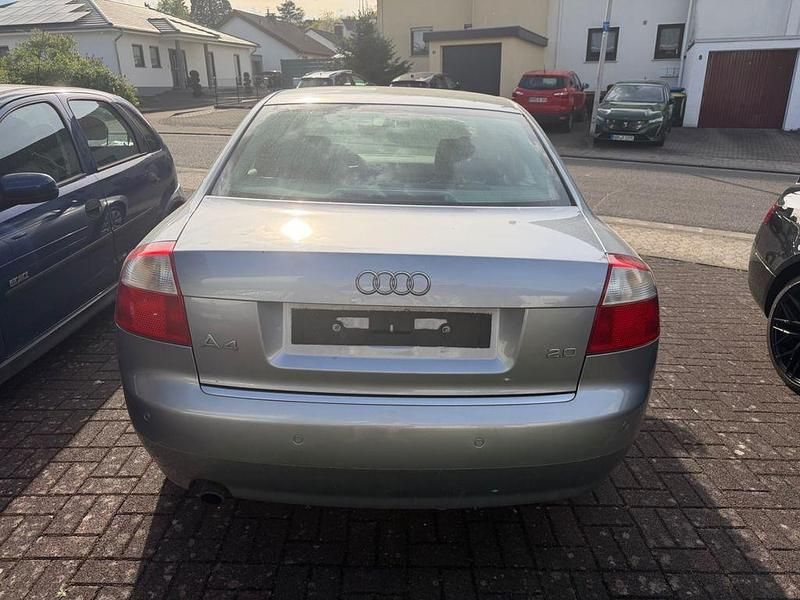 Gebraucht Audi A4 131 PS (96 kW) 2003 Silber Limousine