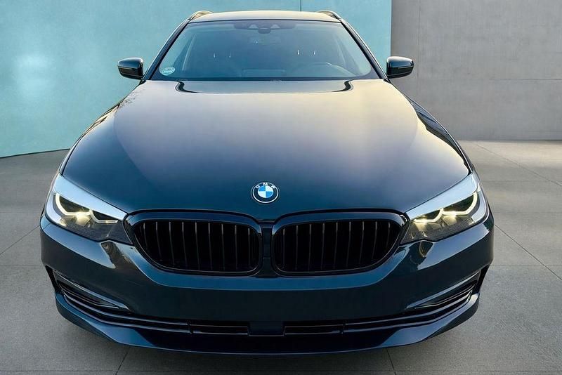 Gebraucht BMW 520 Sport Line 190 PS (139 kW) 2018 Schwarz Kombi