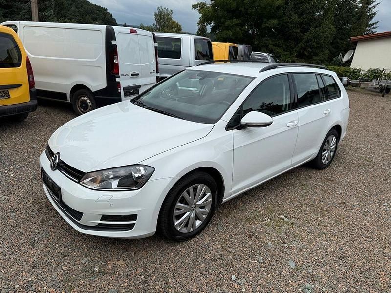 Weiß Gebraucht 2016 VW Golf VII Kombi | 8.999 € (Fairer Preis) - Bild 1/4