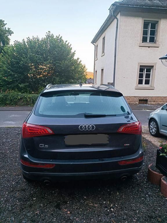 Grau Gebraucht 2013 Audi Q5 SUV | 8.800 € (Superpreis) - Bild 1/4